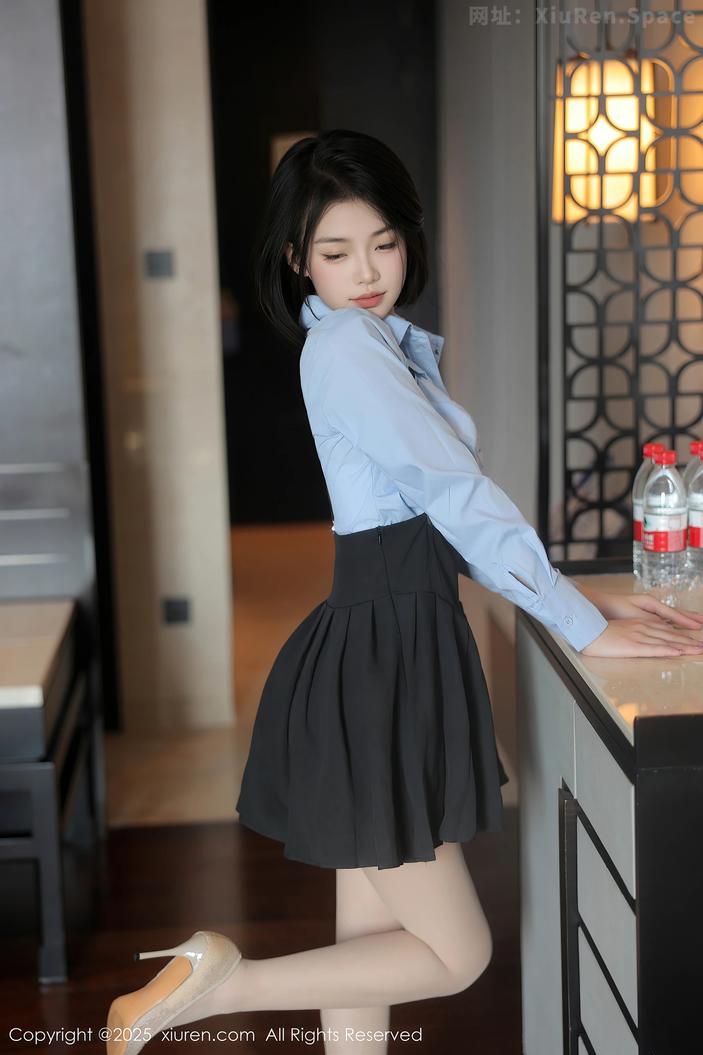 图片[4]-[XiuRen秀人网] VOL.9981 新人模特汐子性感白色蕾丝内衣配超薄肉丝秀丰满身材诱惑写真72P-秀人网官方网站